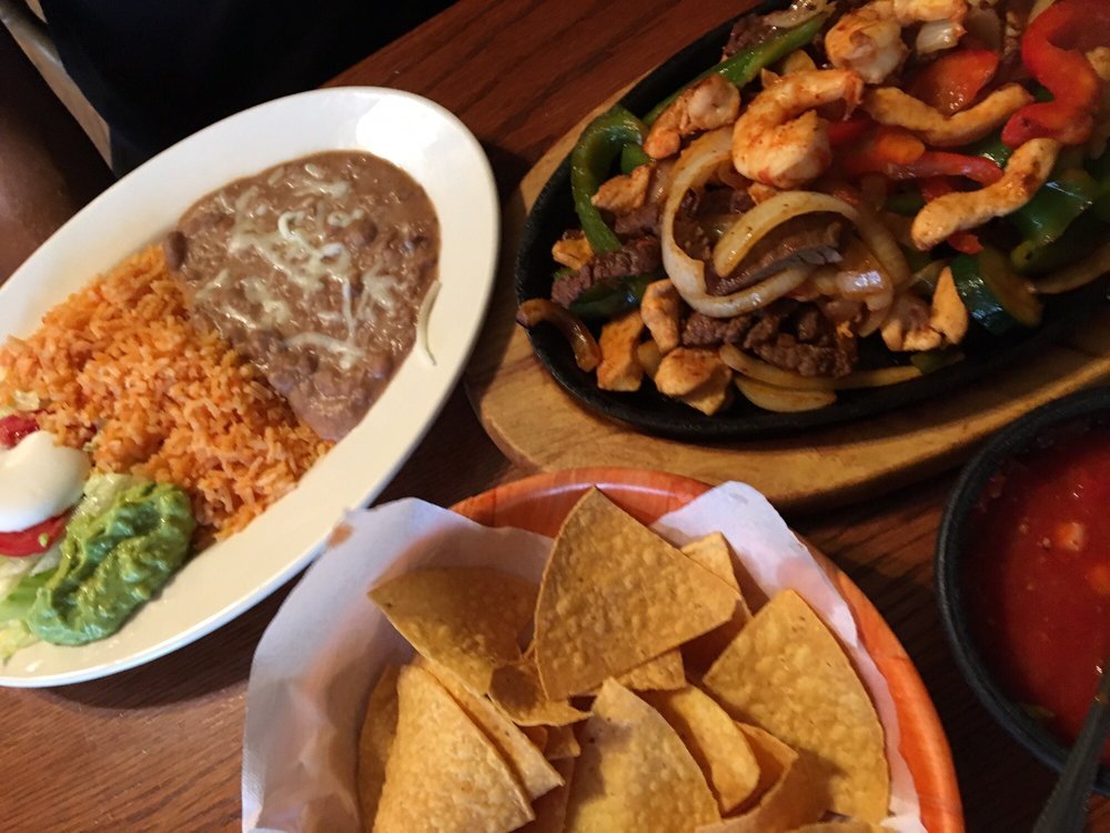 Order Fajitas de Combination food online from La Villa De Jerez Restaurant store, Hollister on bringmethat.com