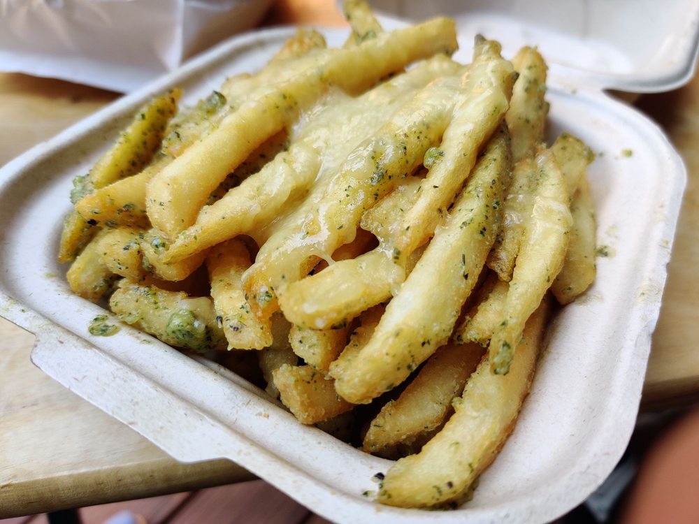 Order GARLIC FRIES food online from Beep's Burgers store, San Francisco on bringmethat.com